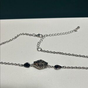 Elegant Silver Pendant Necklace
